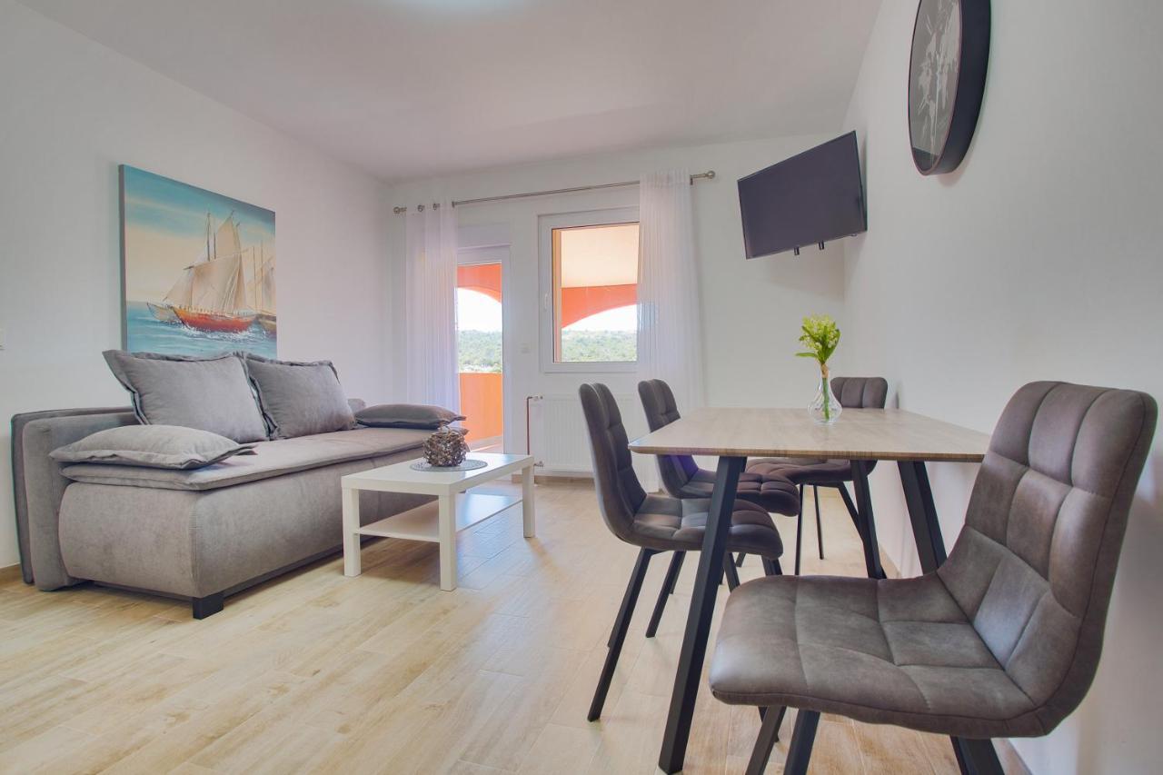Kameni Put Apartment Razanac Exterior photo